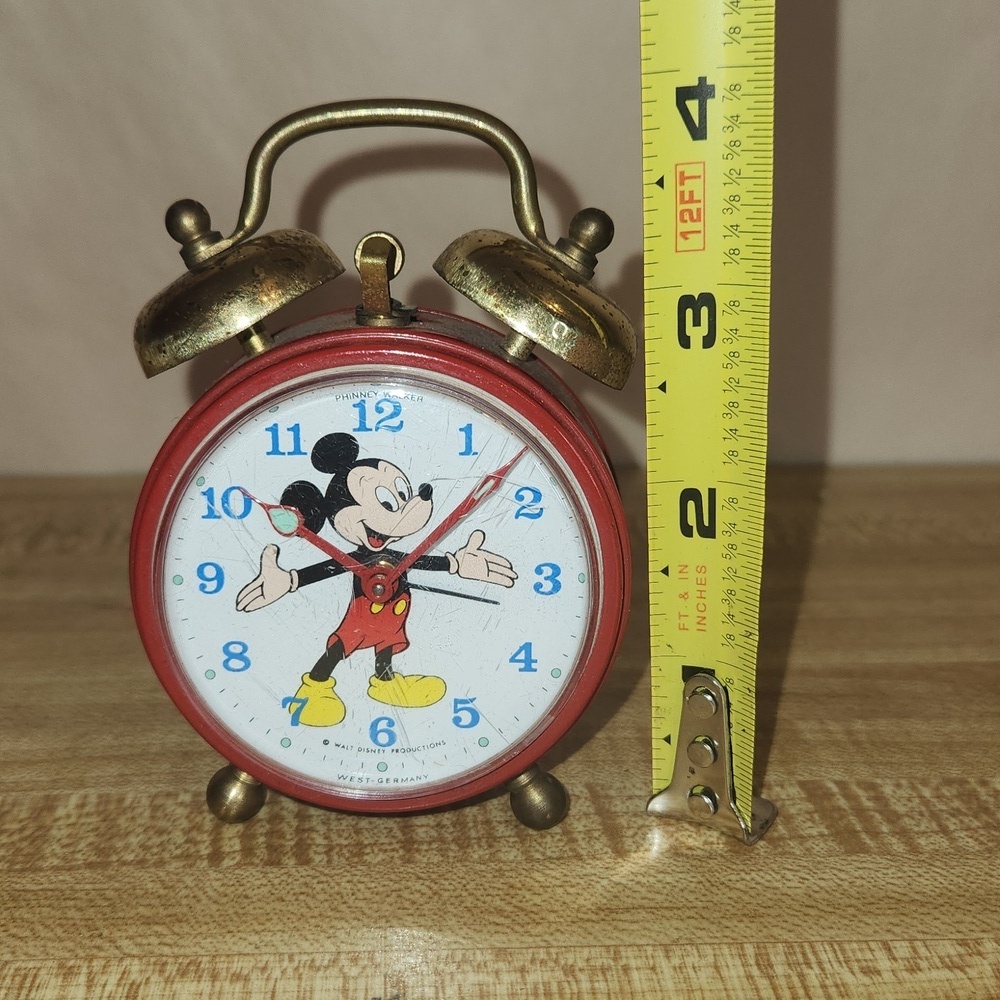 Vintage Bradley Mickey Mouse alarm clock.  - Picture 5 of 5